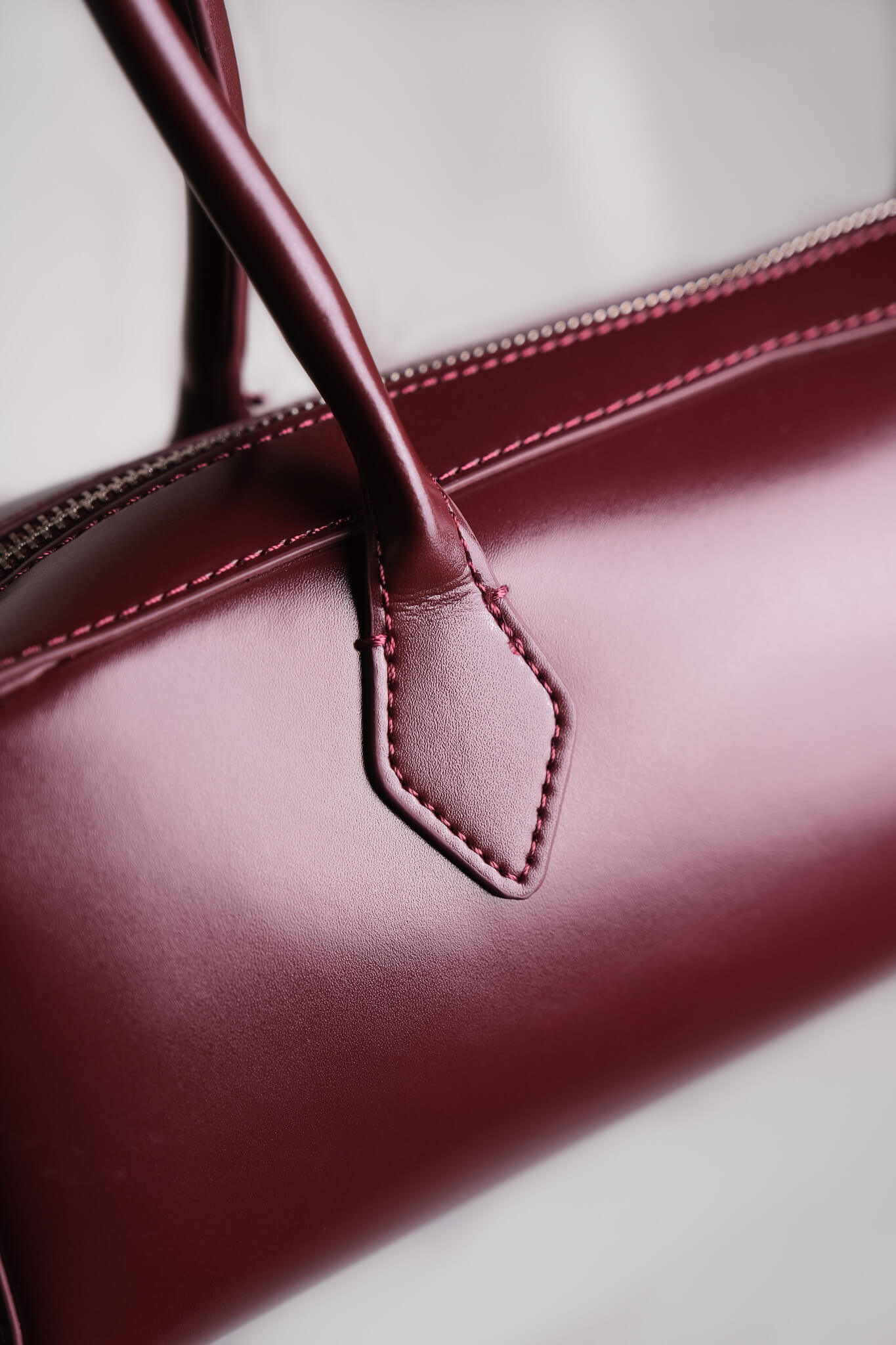 (Pre-order) Devon Bag: Red