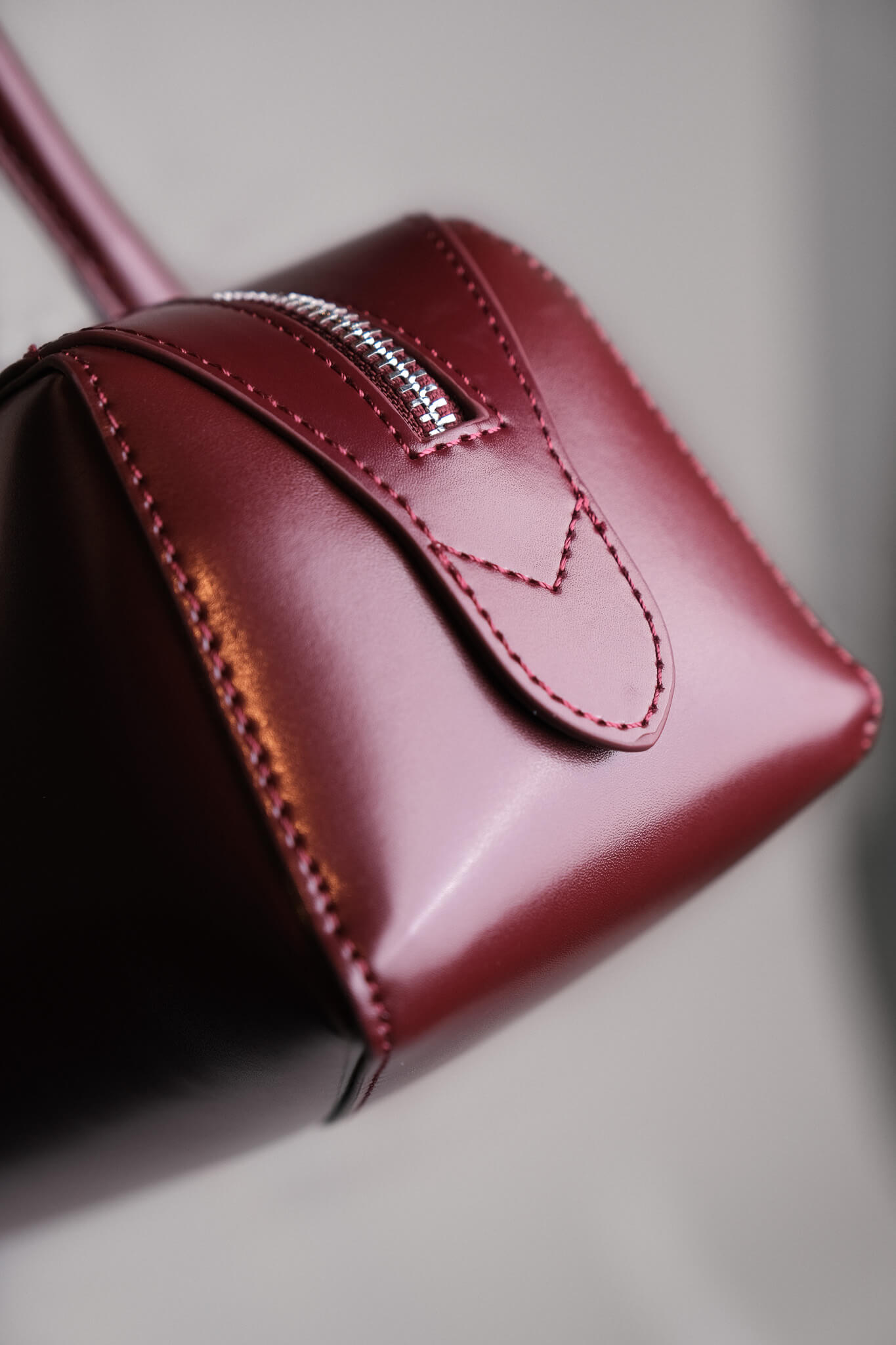 (Pre-order) Devon Bag: Red