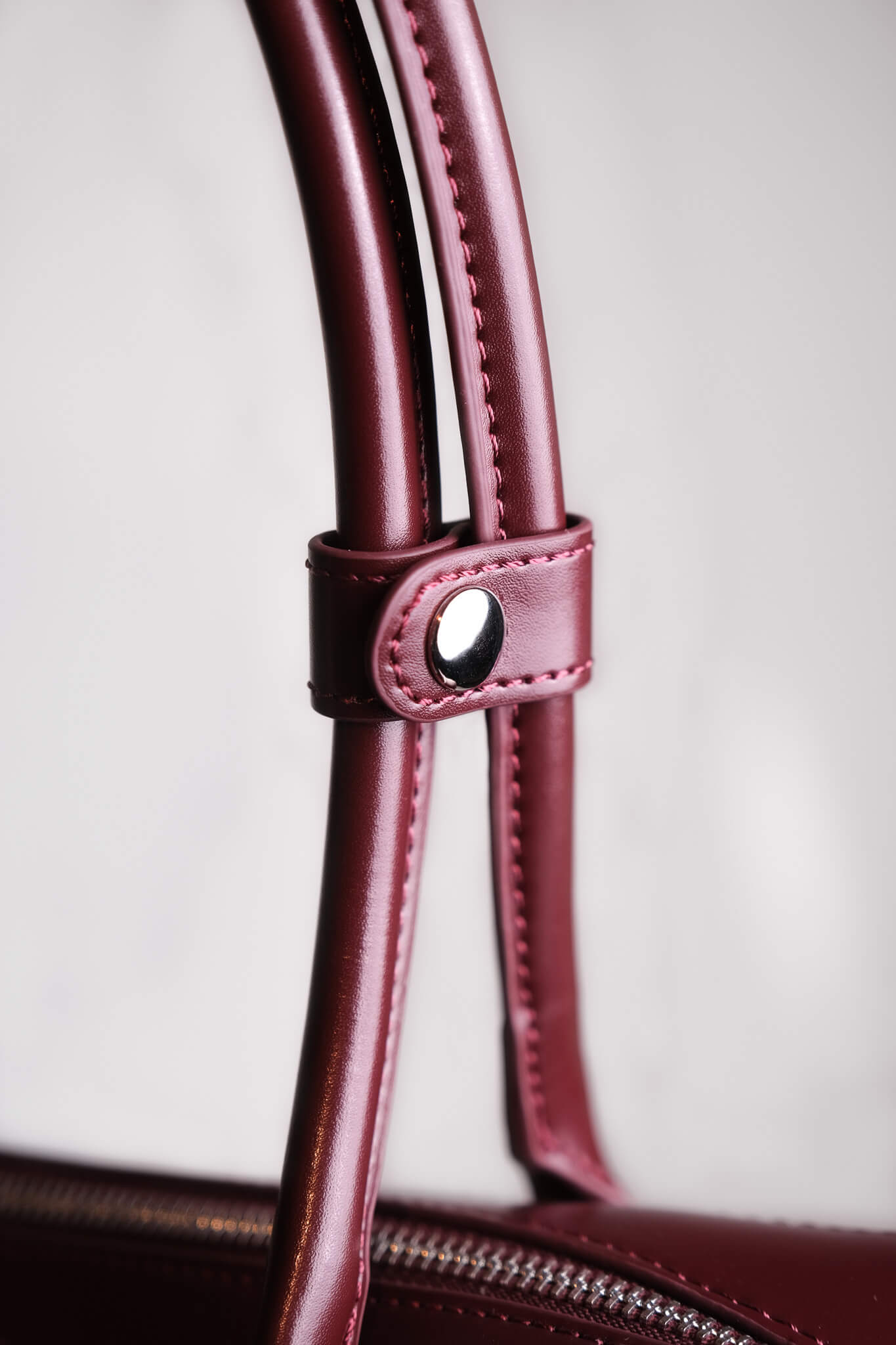 (Pre-order) Devon Bag: Red
