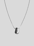 Faye stainless steel necklace close up