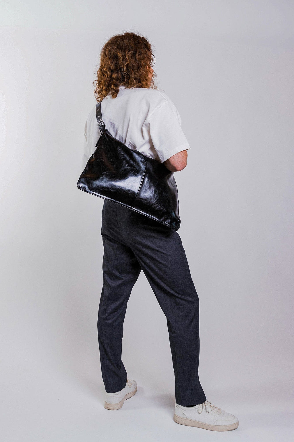 Kite Crossbody Bag: Black