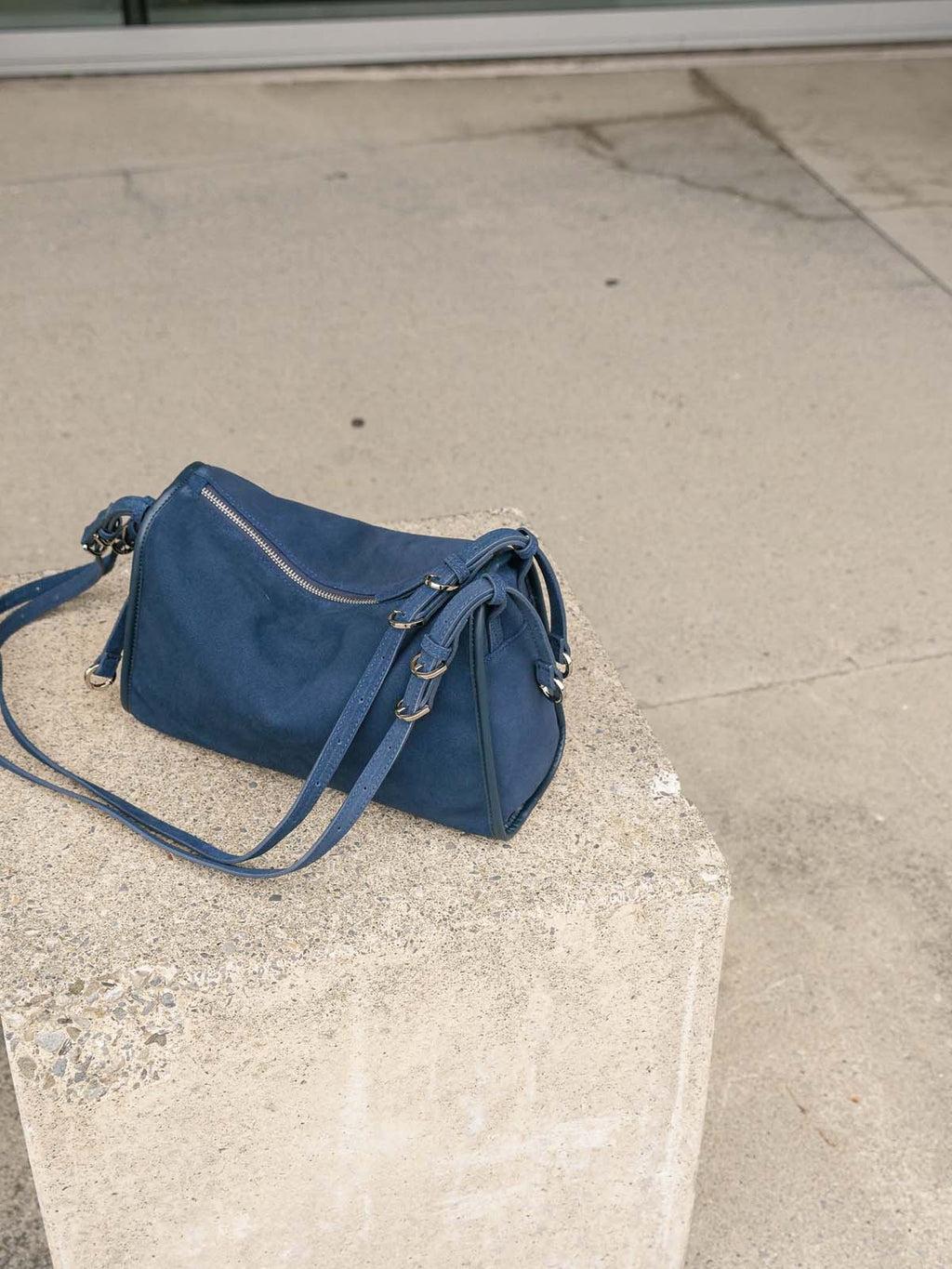 Willow Bag Small: Navy Nubuck